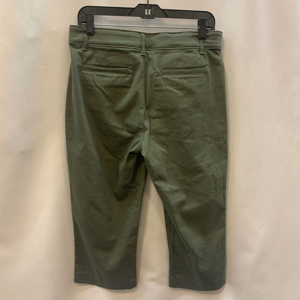 Capris: Mid-Rise, Tummy Control NWT