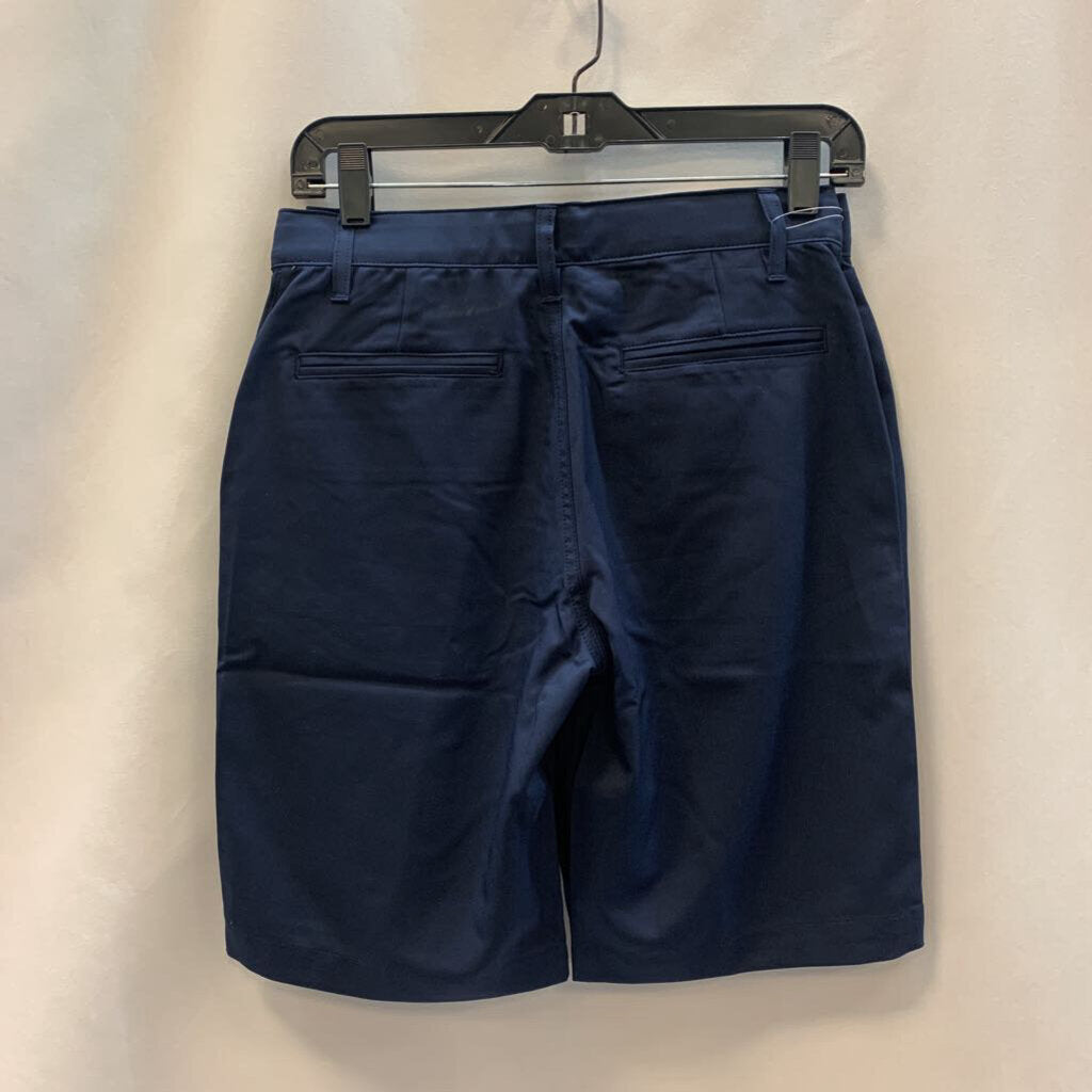 Shorts: Flat front performance