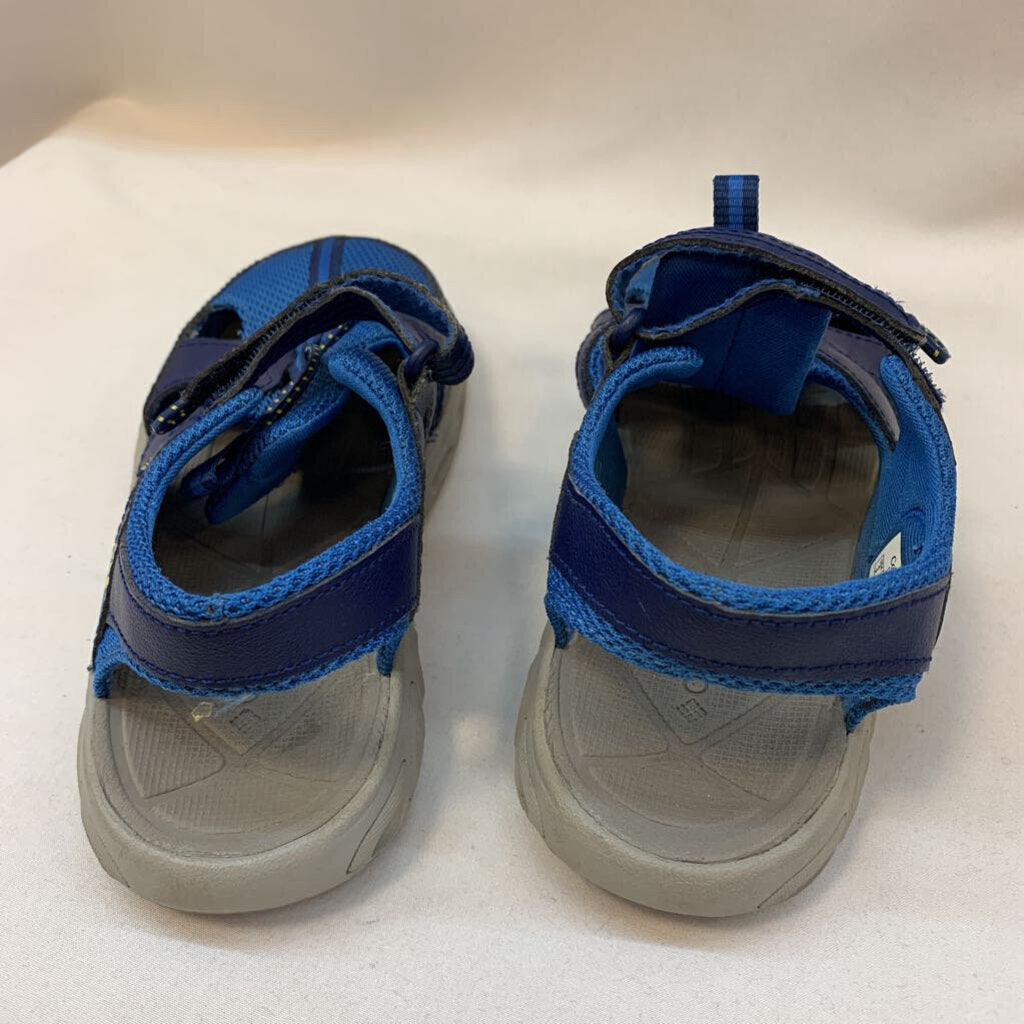 Shoes: Closed Toe Sandals