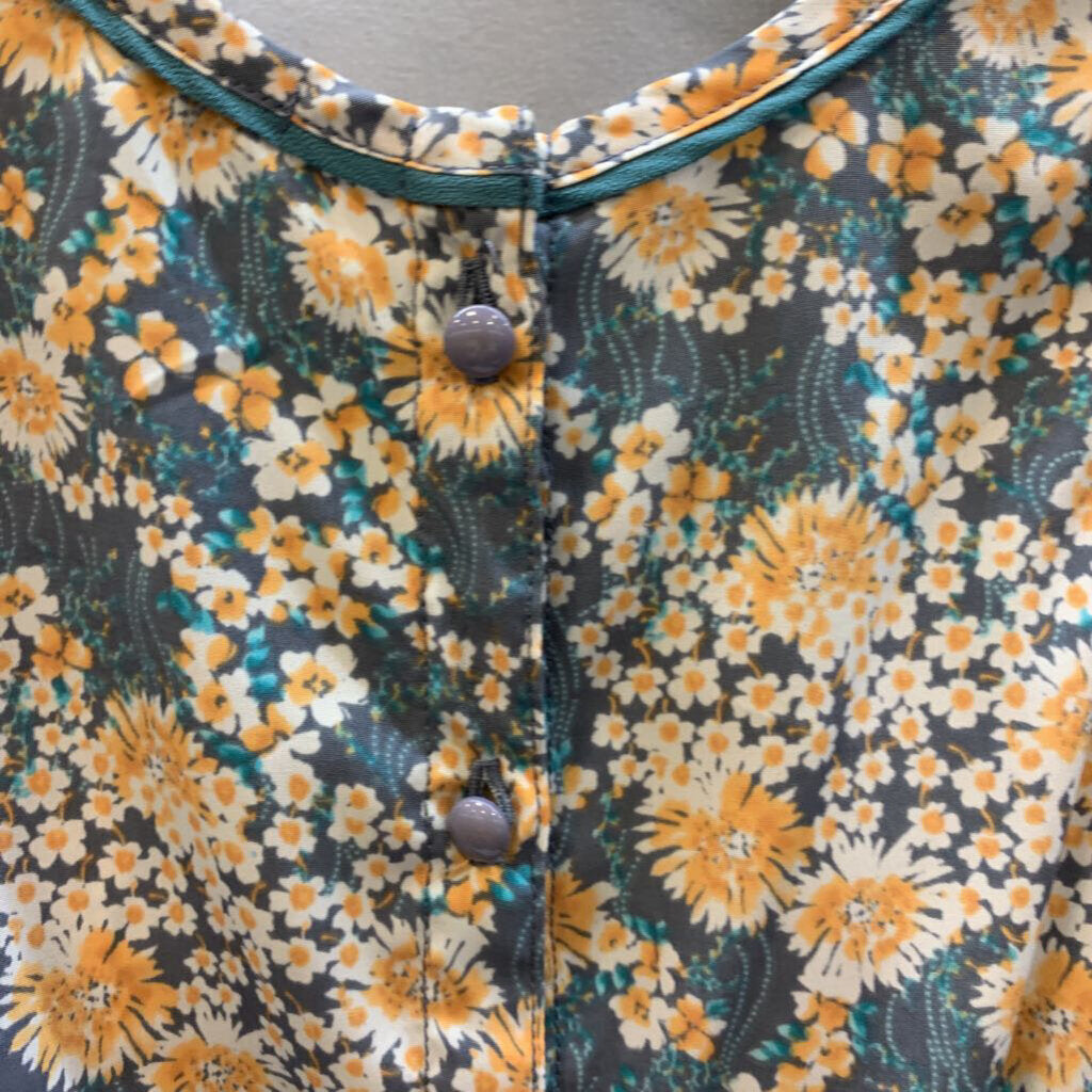Shirt: Tank Top Floral Peplum Buttons