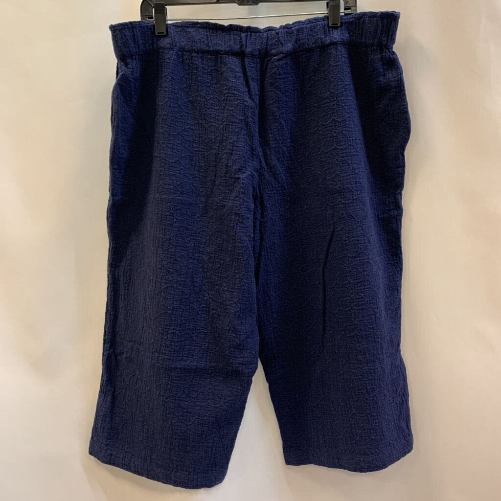 Pants: Cotton Gauze Flower Embroidery Capri