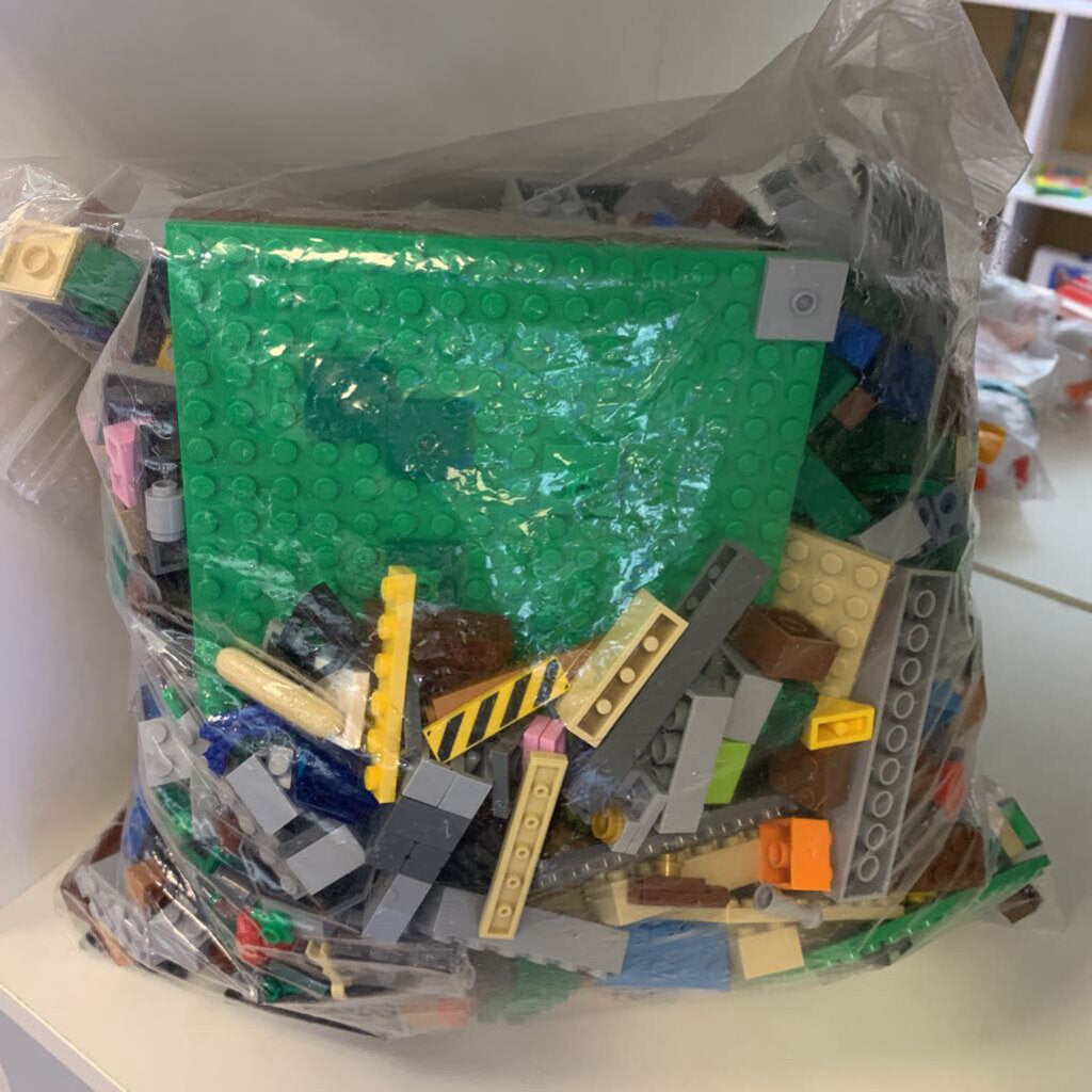 4+ lbs bag miscellaneous building blocks