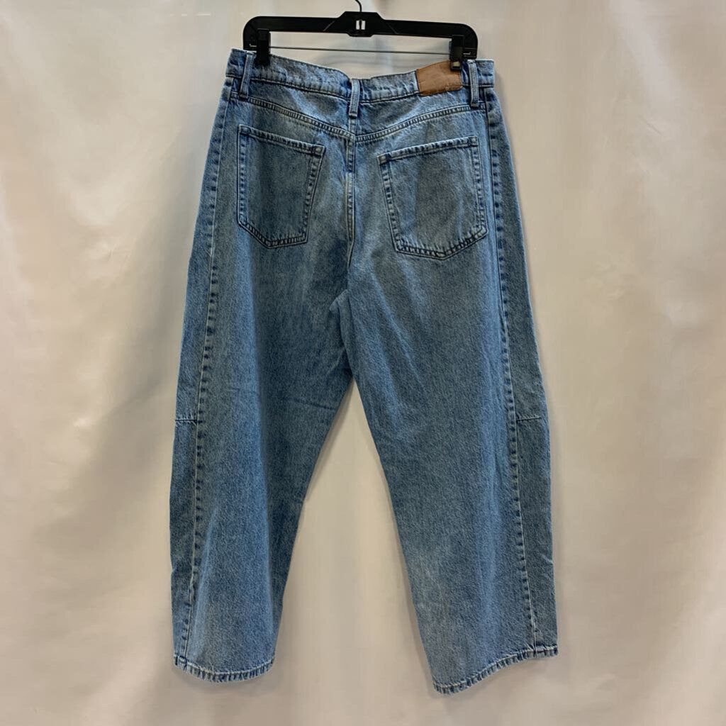 Pants: Barrel Leg Light Wash Jeans