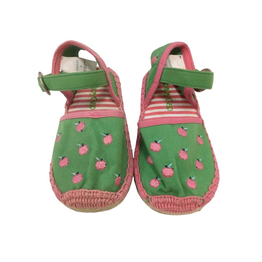 Shoes: apples