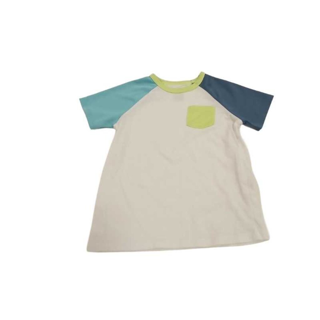 Shirt: Front Pocket