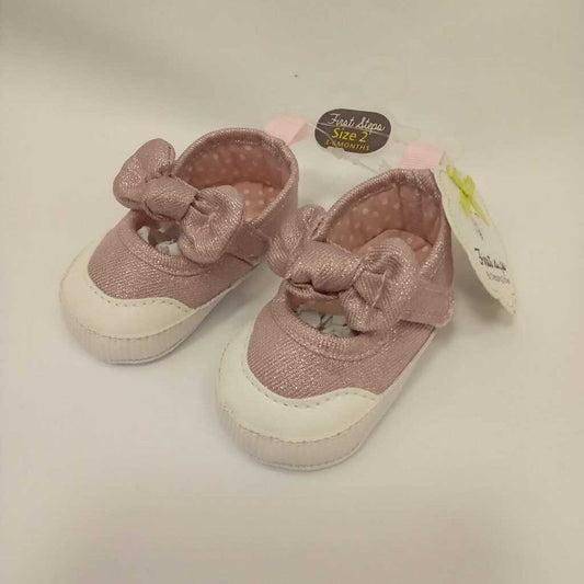 NWT shoes: velcro w/bow