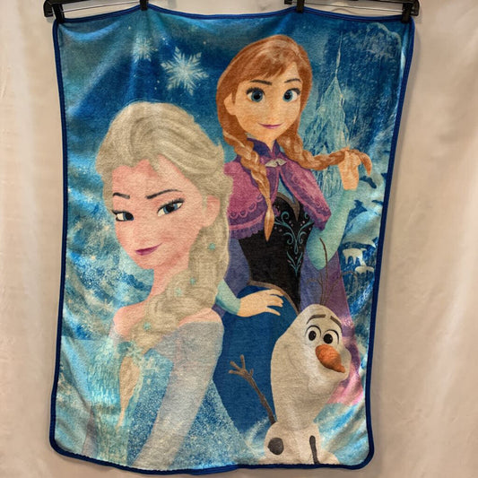 Blanket: Frozen Ice Castle Throw
