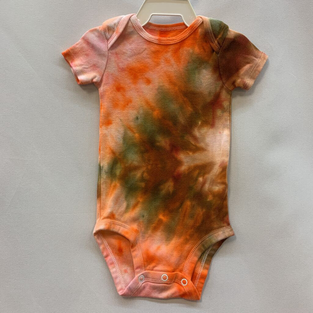 onesie:tie dye