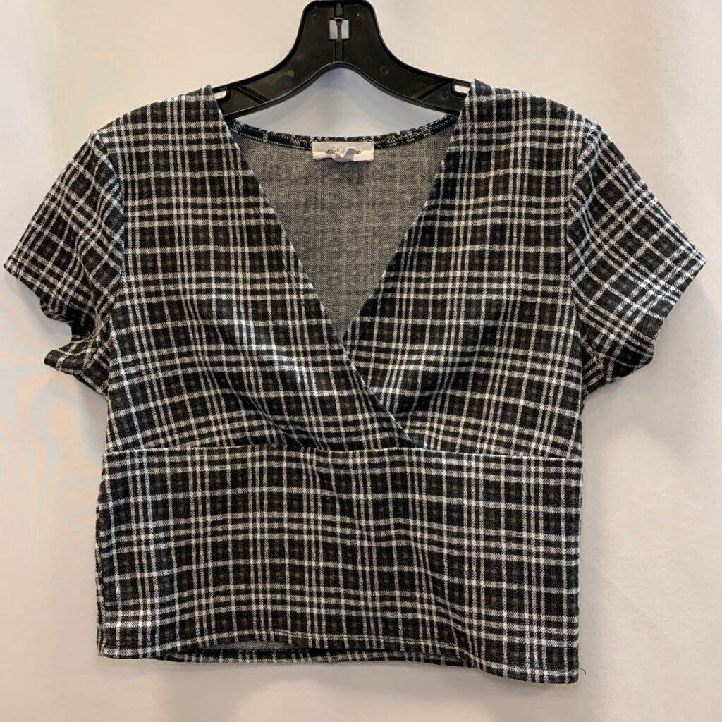 Shirt: Crop, cross front plaid