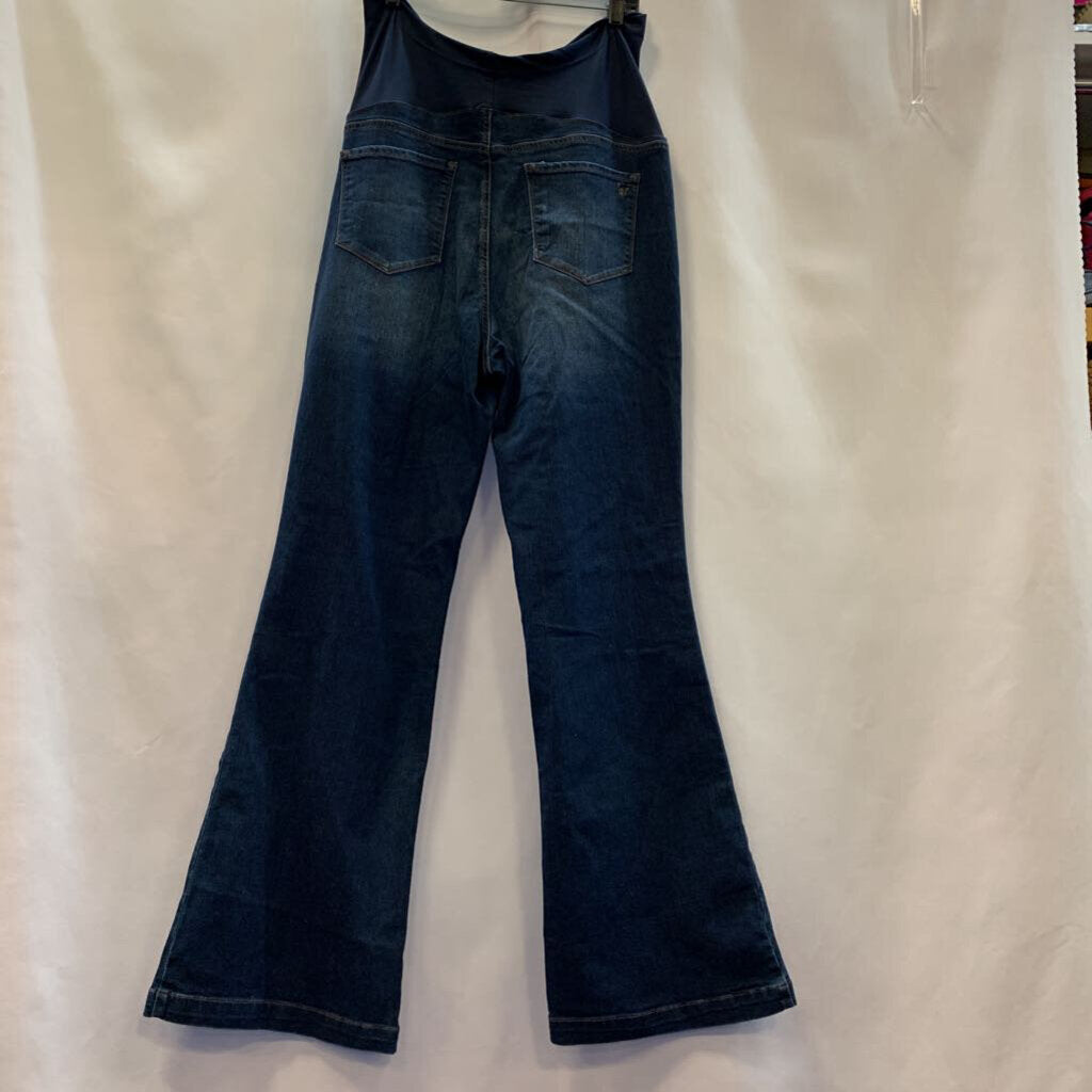 Pants: Sofia Jeans, Melisa Flare