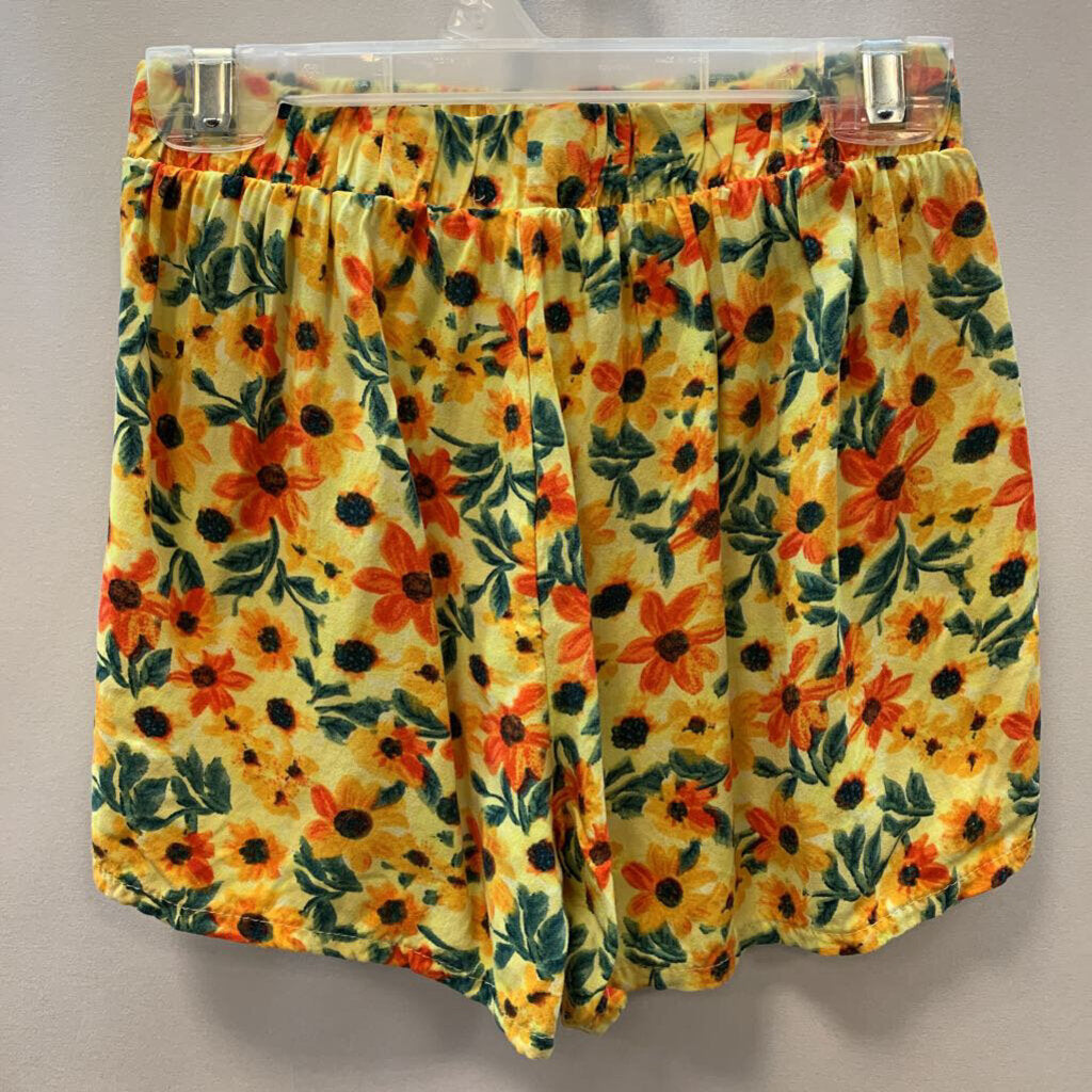 Shorts: Daisy Flowers