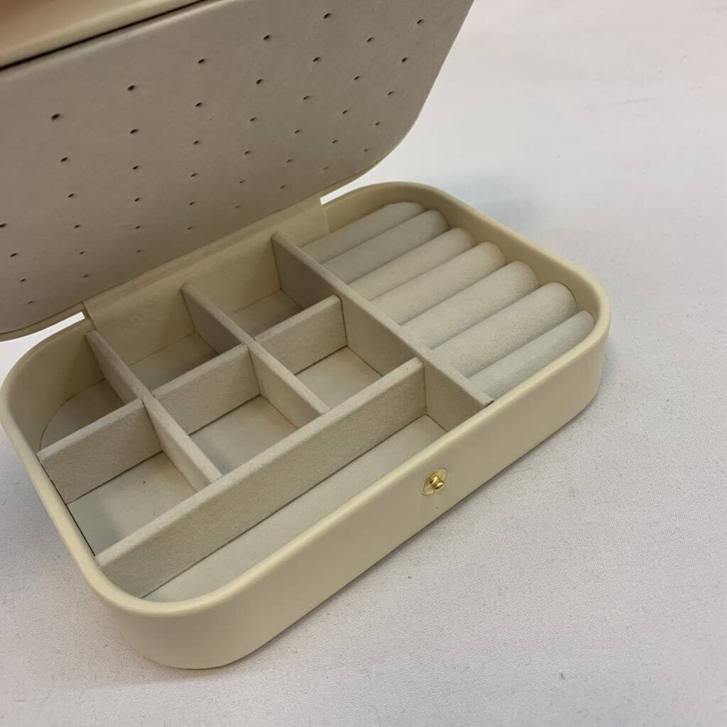 On The Go Jewelry Box