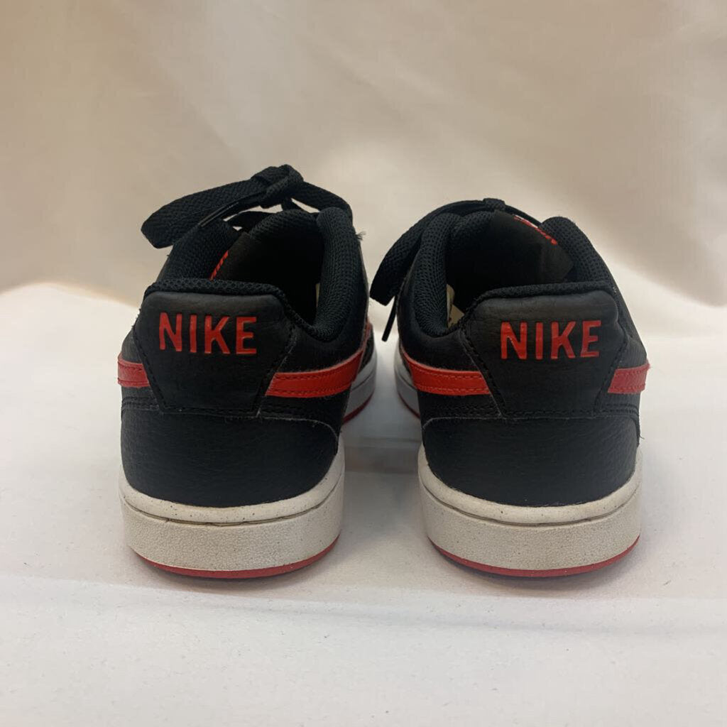 Shoes: Athletic Basketball