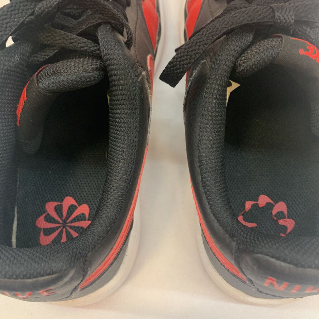 Shoes: Athletic Basketball