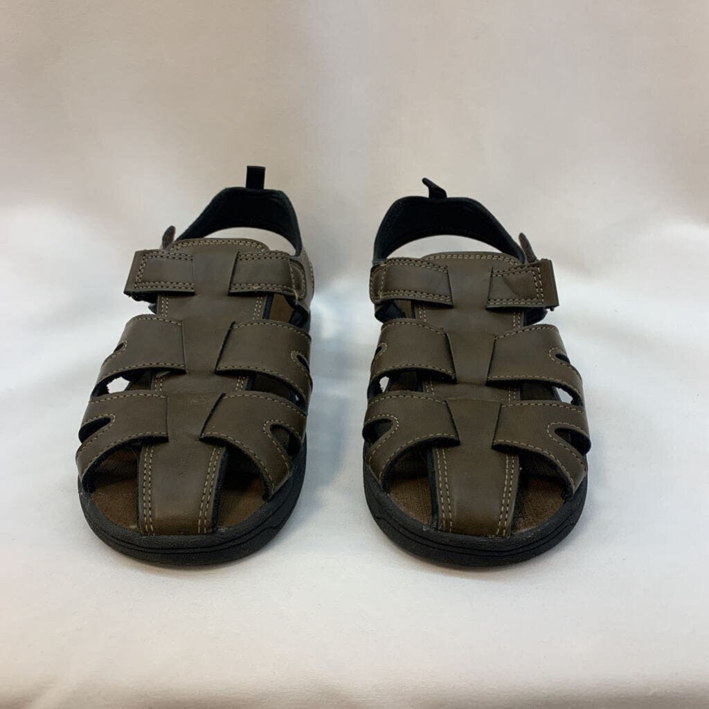 Shoes: Closed Toe Sandals