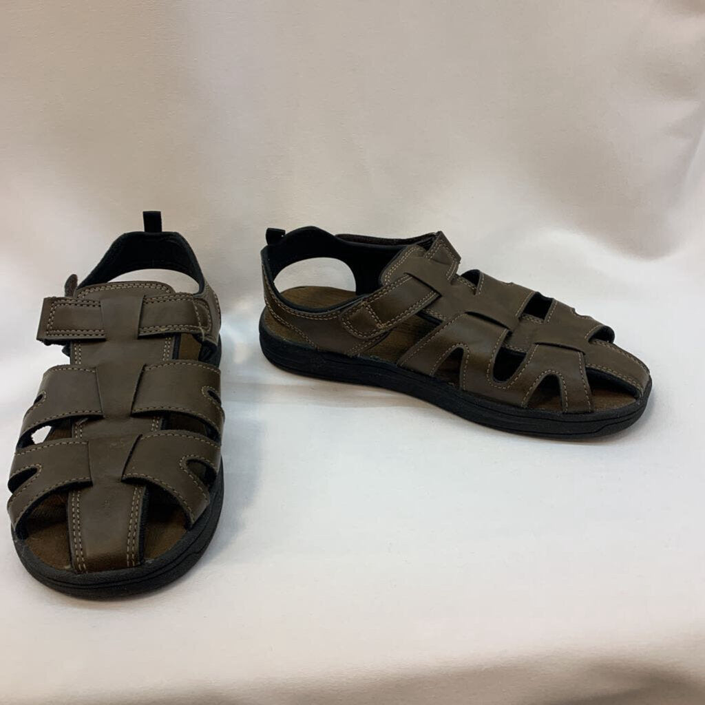 Shoes: Closed Toe Sandals