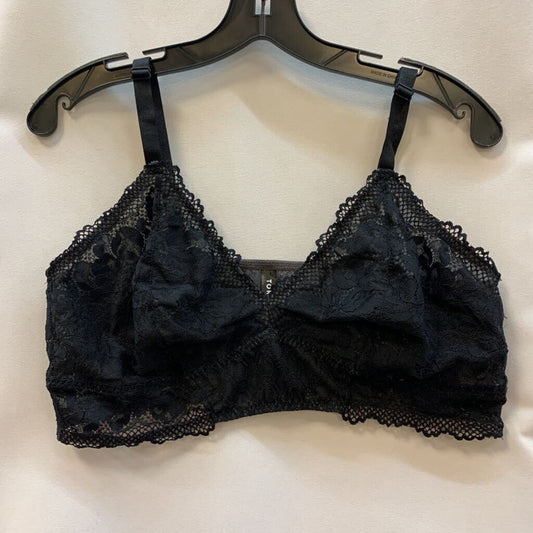 Bralette: Lace
