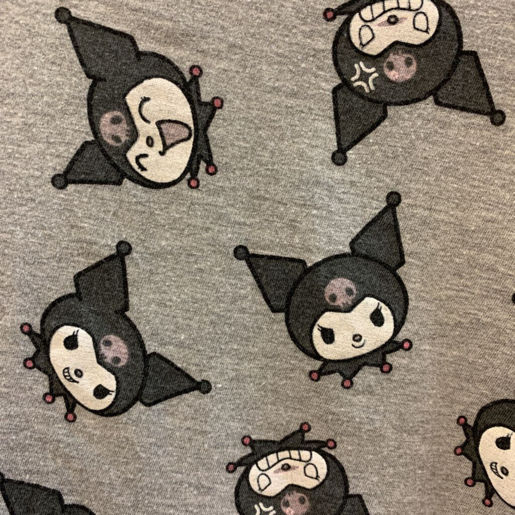 Shirt: Crop with Smiling Kuromi Figure