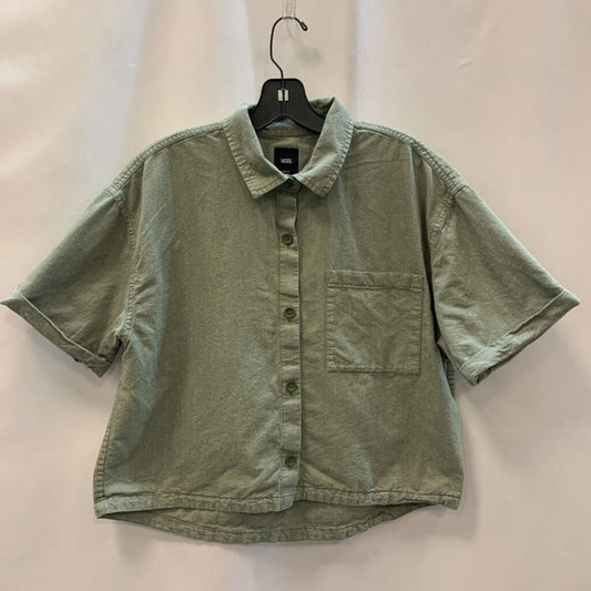 Shirt: Short Sleeve Button Up Crop