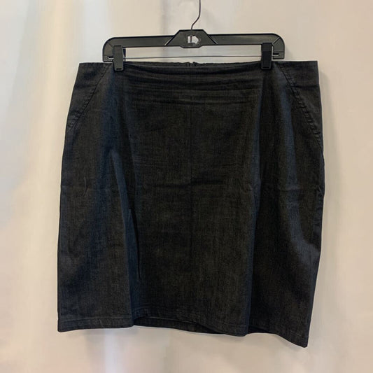 Skirt: A Line Zip Back