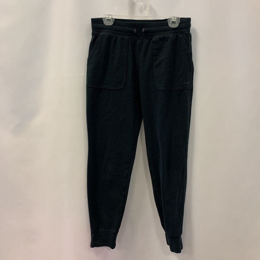 Pants: Joggers with Tie