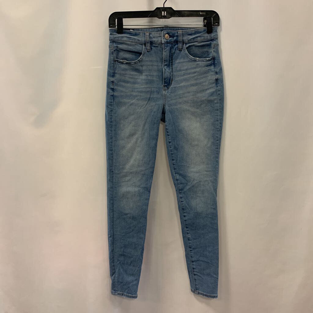 Pants: Light Wash Skinny Jeans
