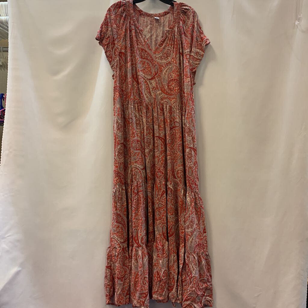 Dress: Short Sleeve Paisley Long Tiered