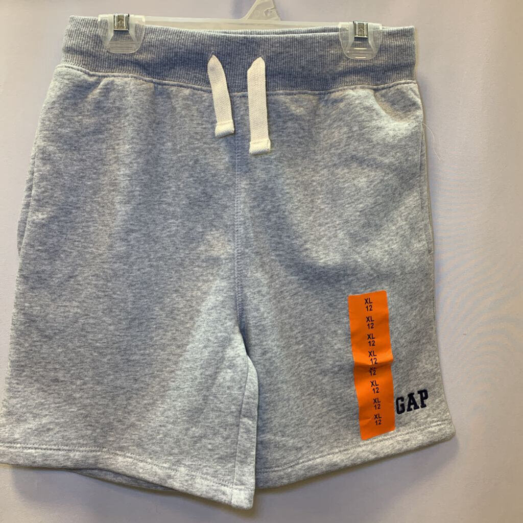 Shorts: Elastic Waist & Pockets