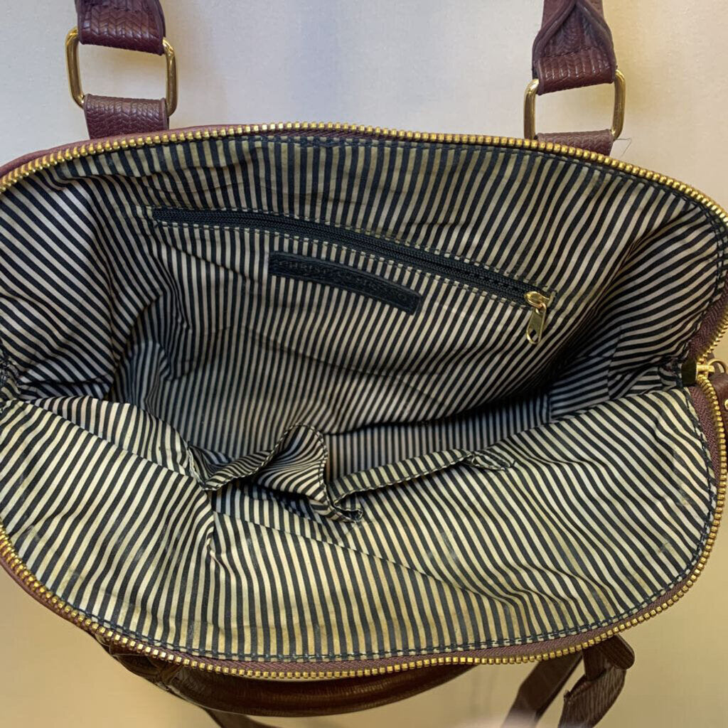 Purse: Faux Leather