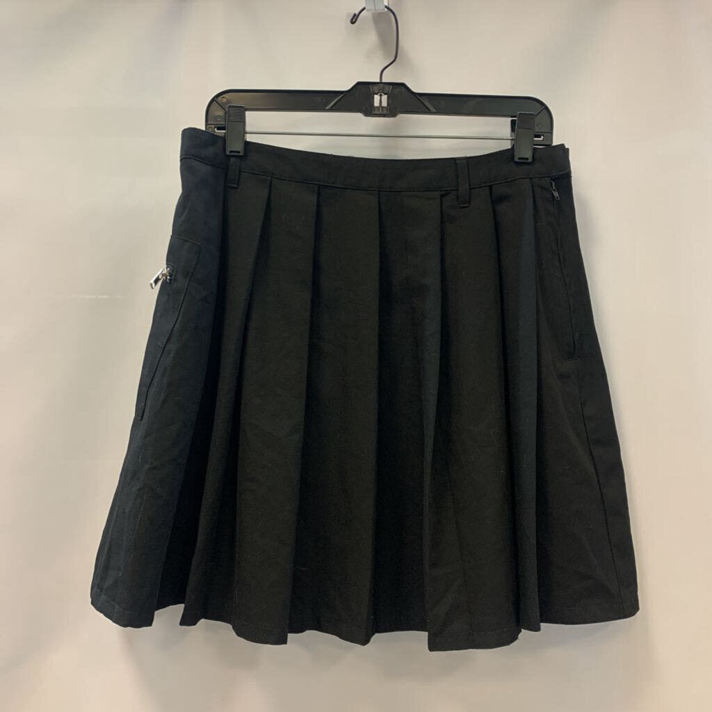 Skirt: Short Pleated Pocket