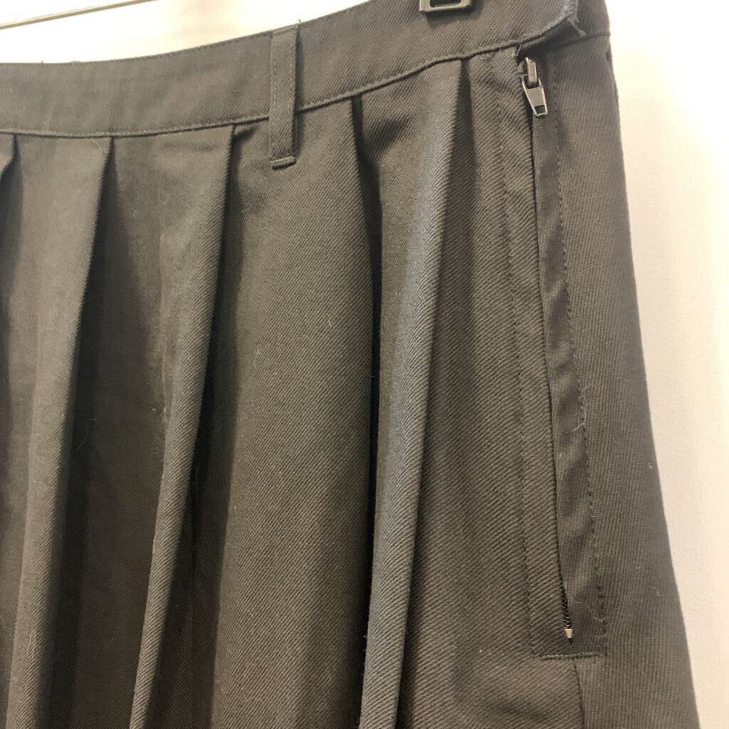 Skirt: Short Pleated Pocket