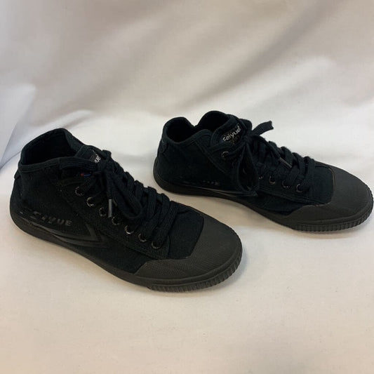 Shoes: Marital Arts Mid
