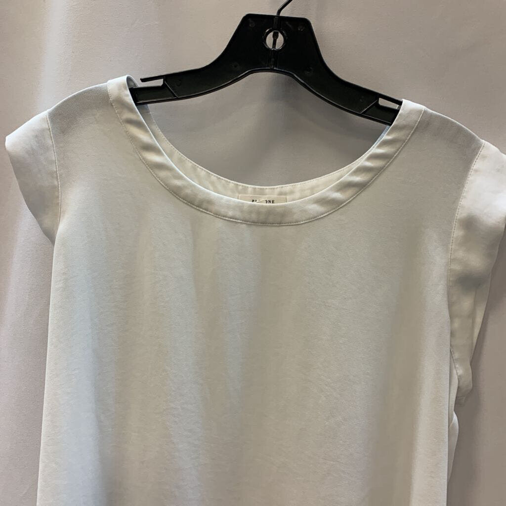Shirt: Scoop Neck Tank Top