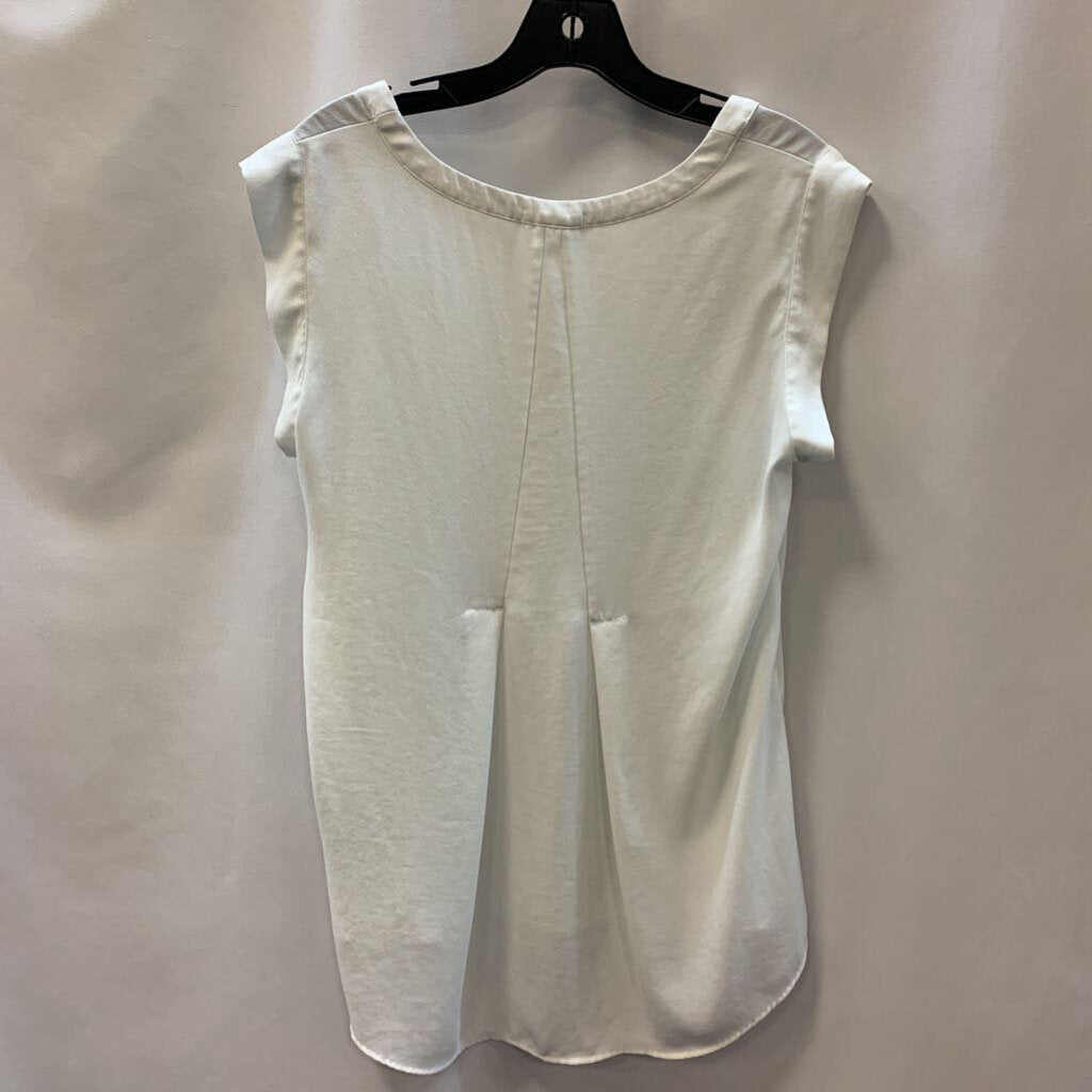Shirt: Scoop Neck Tank Top
