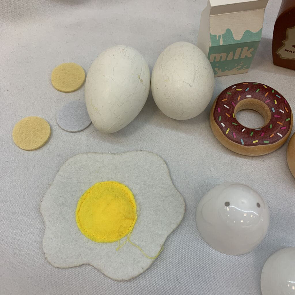 Play Kitchen: Breakfast Foods