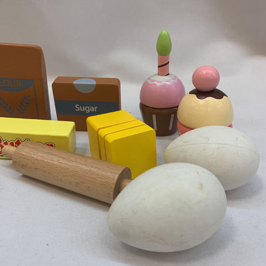 Play Kitchen: Baked Confections