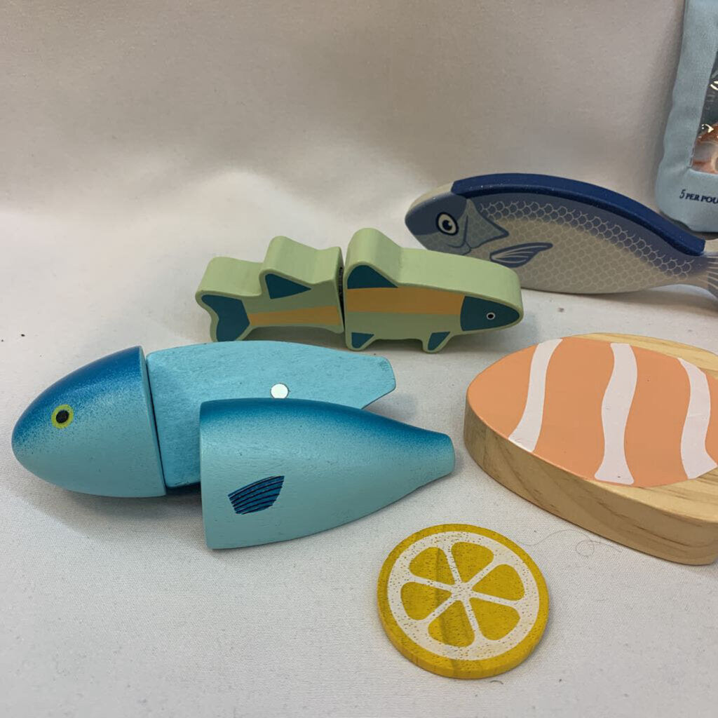 Play Kitchen: Seafood Dept.