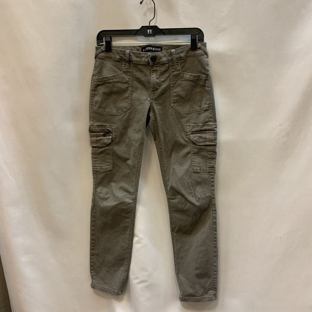 Pants: Straight Leg Cargo Pockets