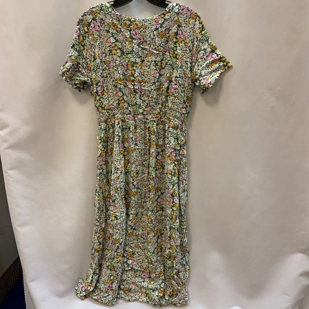 Dress: Maxi Floral Ruched Waist
