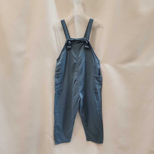 Overalls: Side pockets