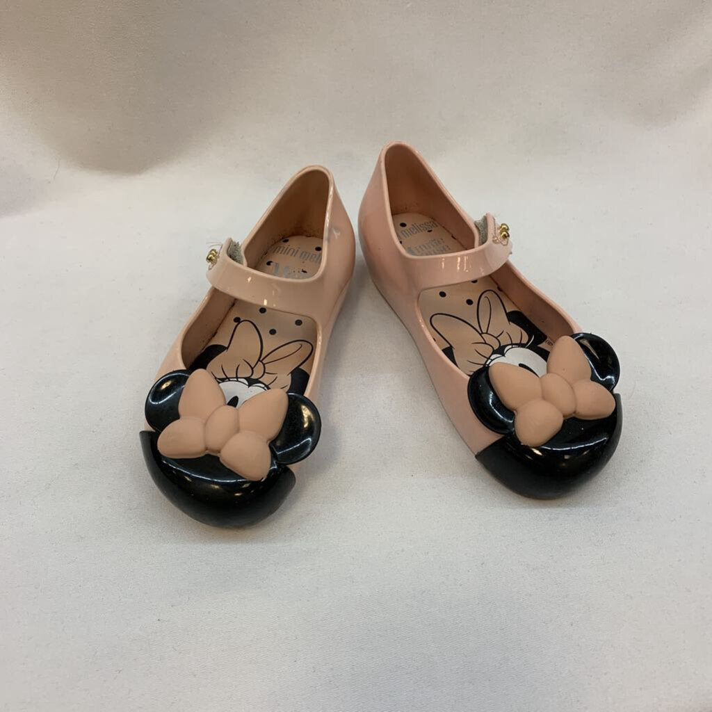 Shoes: Minnie Mouse Velcro Mary Janes