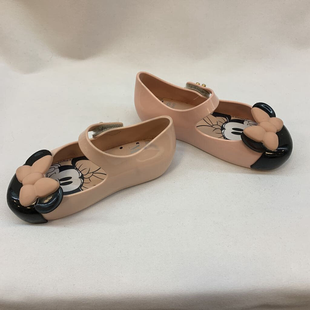 Shoes: Minnie Mouse Velcro Mary Janes
