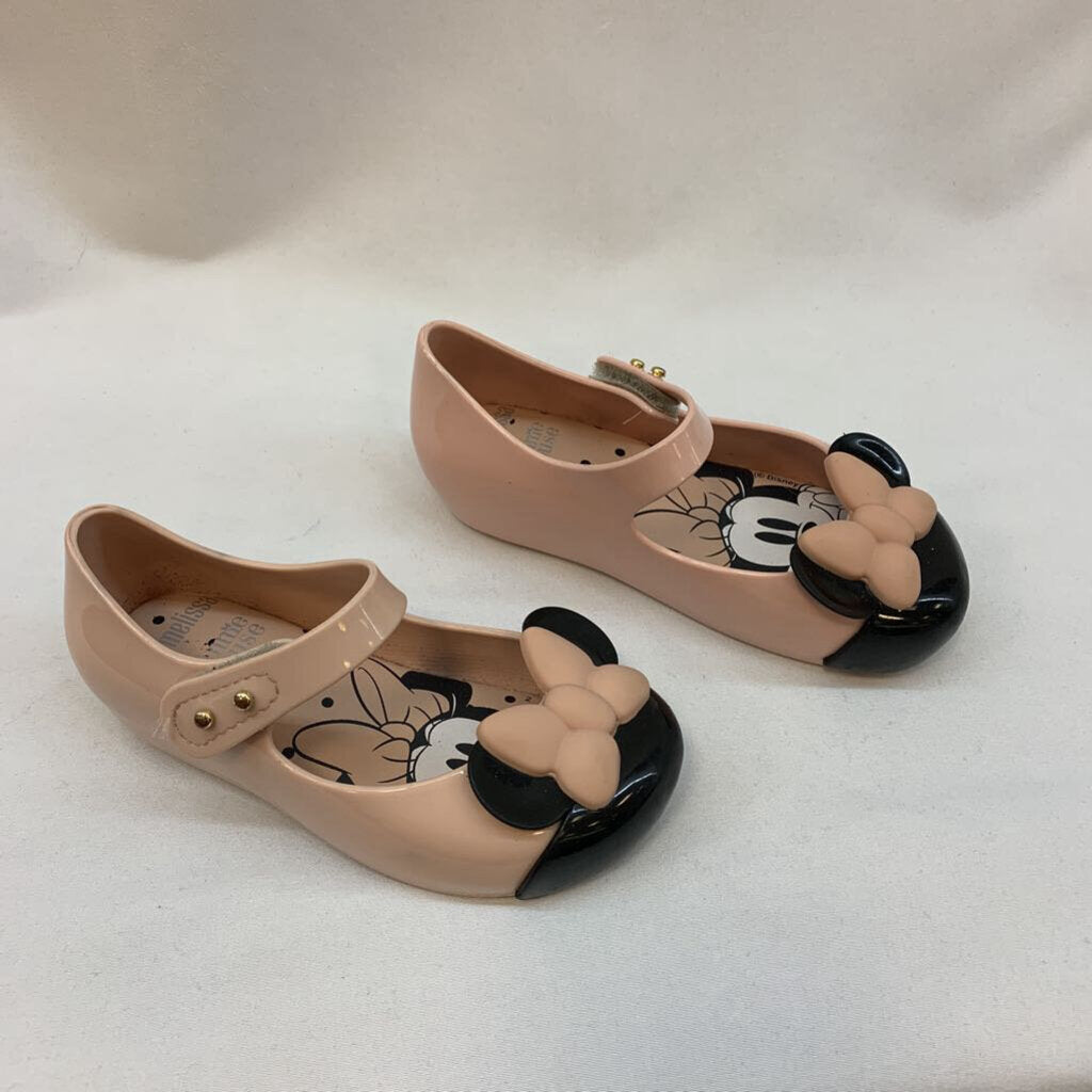 Shoes: Minnie Mouse Velcro Mary Janes