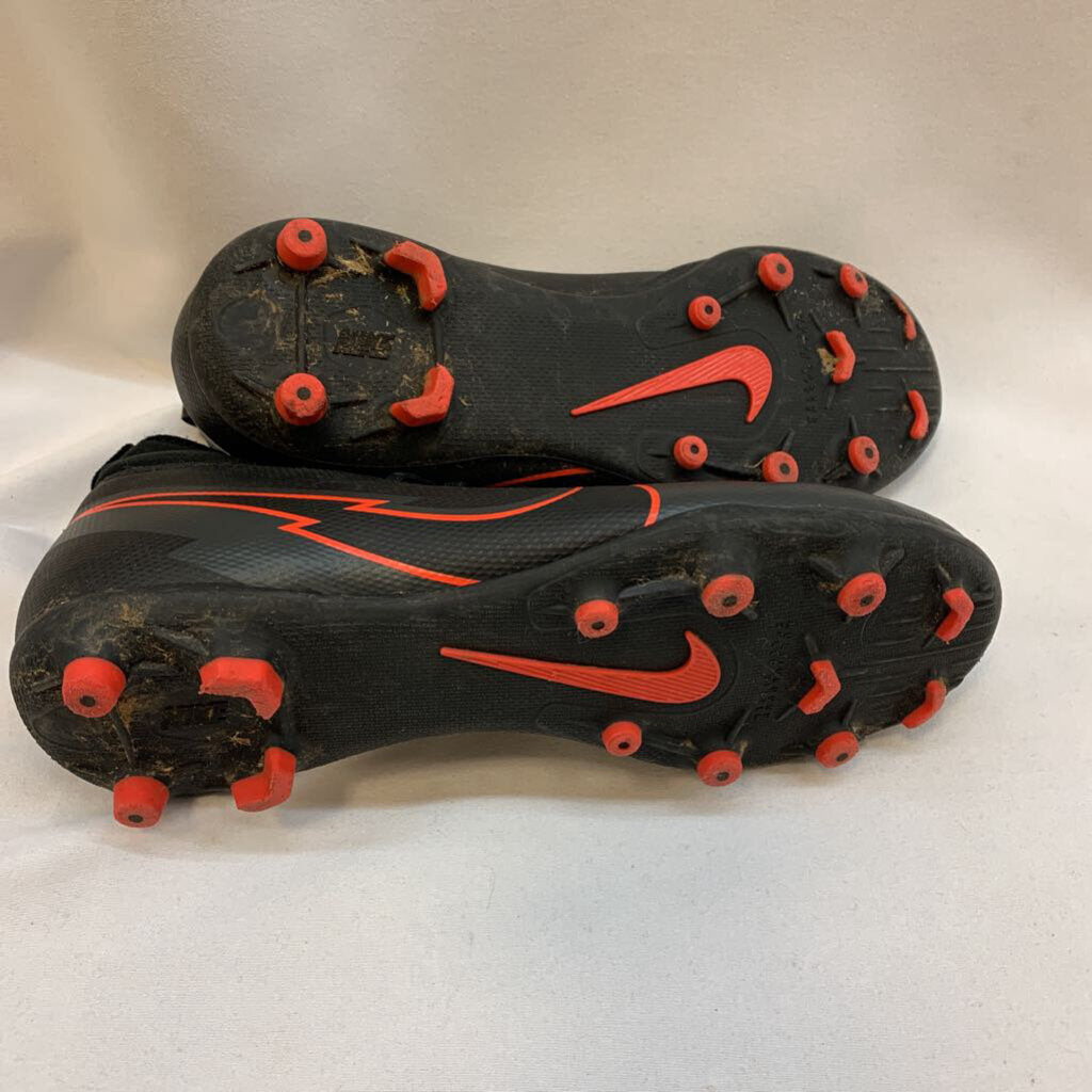 Shoes: Soccer Cleats