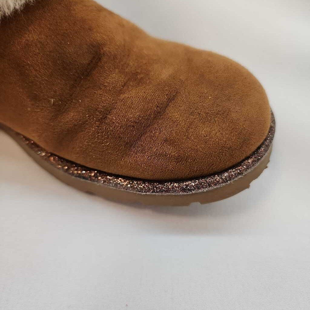 Shoes: Faux Fur Suede Boots