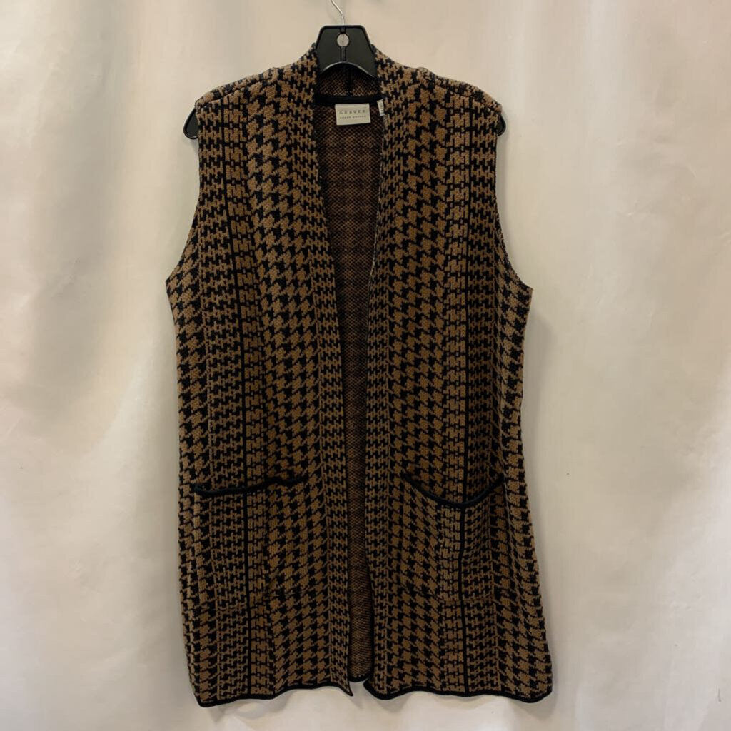 Vest: Jacquard Knit Houndstooth