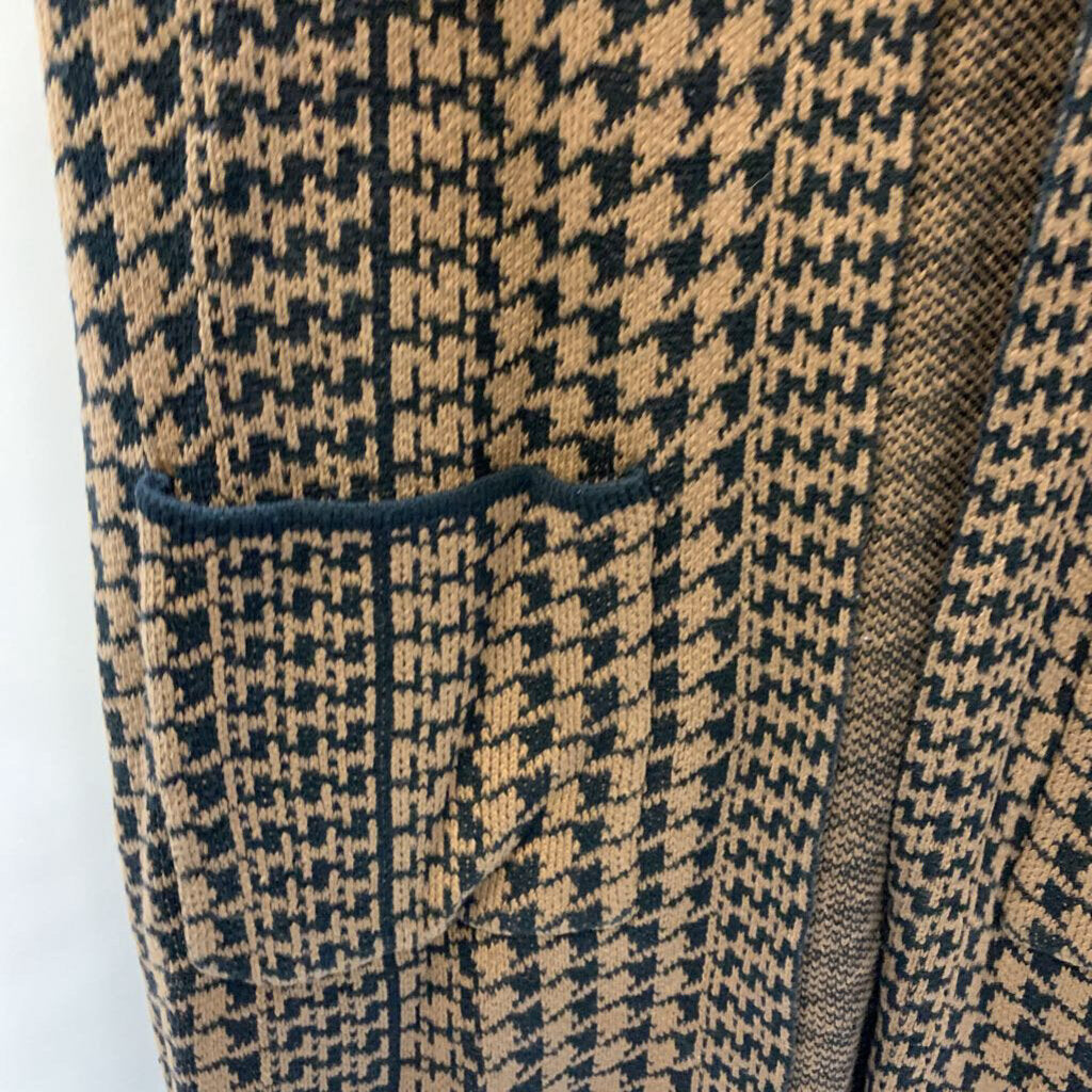 Vest: Jacquard Knit Houndstooth