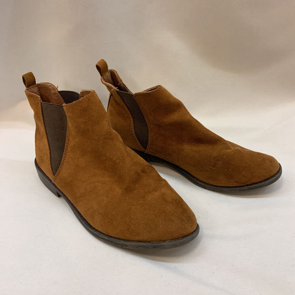 Boots: Faux Suede Leather Ankle