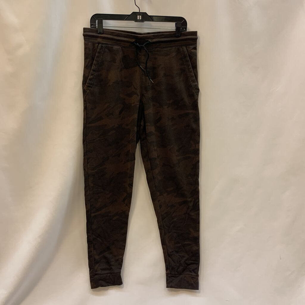Pants: Camo Joggers