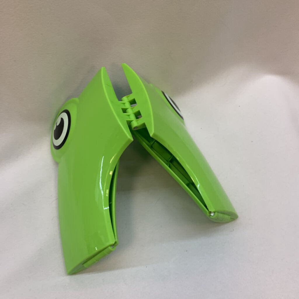 Frog Travel Folding Toilet Seat Cover